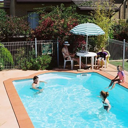Sandpiper Holiday Apartments Лейкс-Энтранс Экстерьер фото