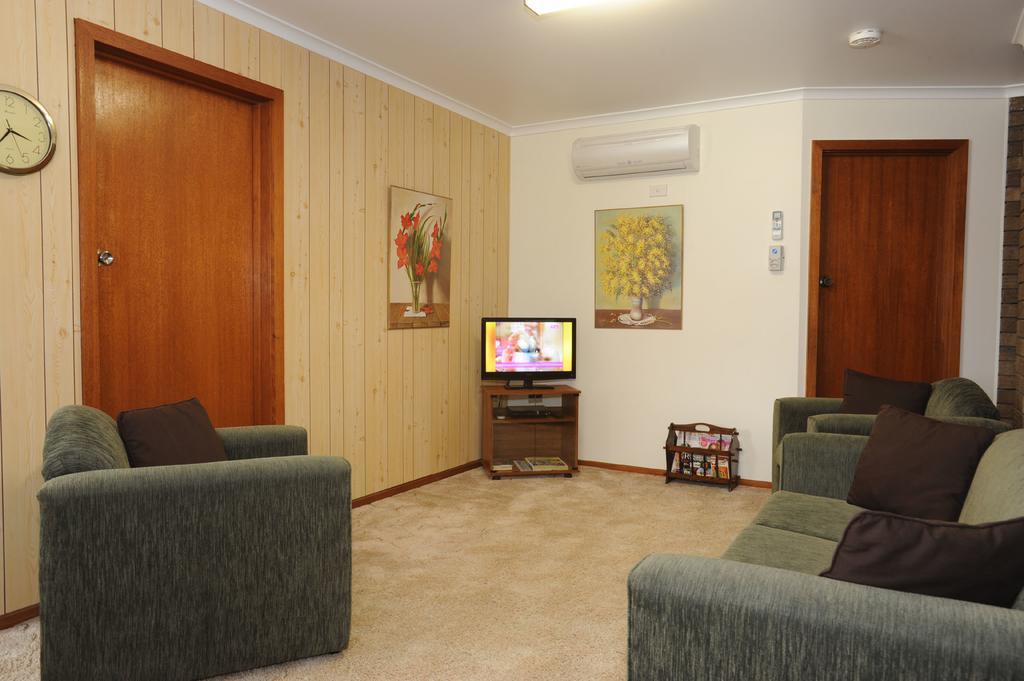 Sandpiper Holiday Apartments Лейкс-Энтранс Экстерьер фото