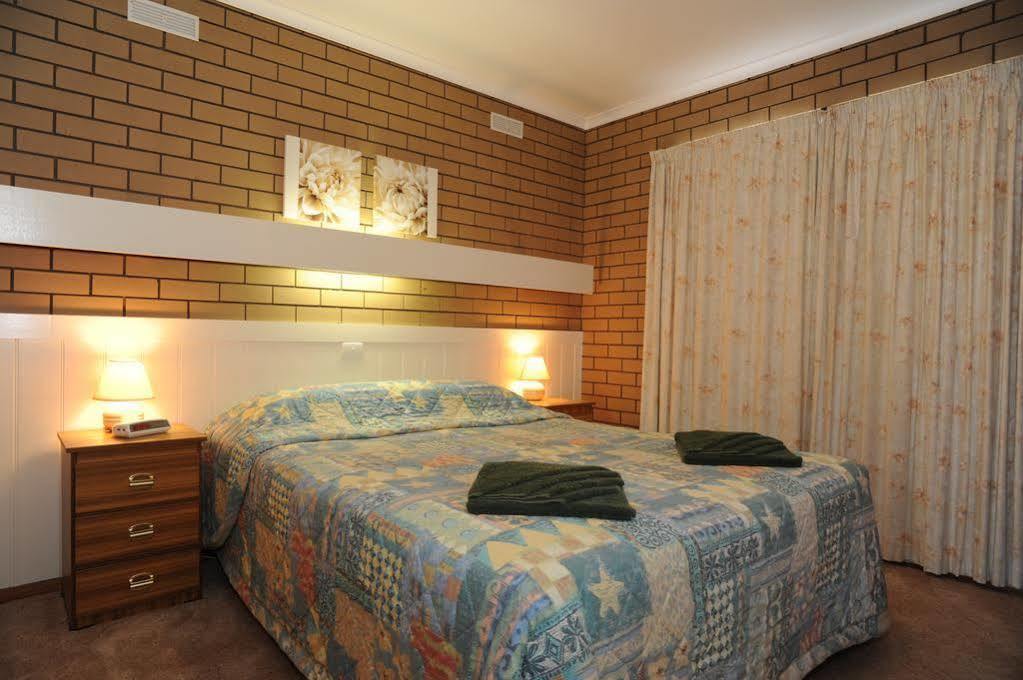 Sandpiper Holiday Apartments Лейкс-Энтранс Экстерьер фото