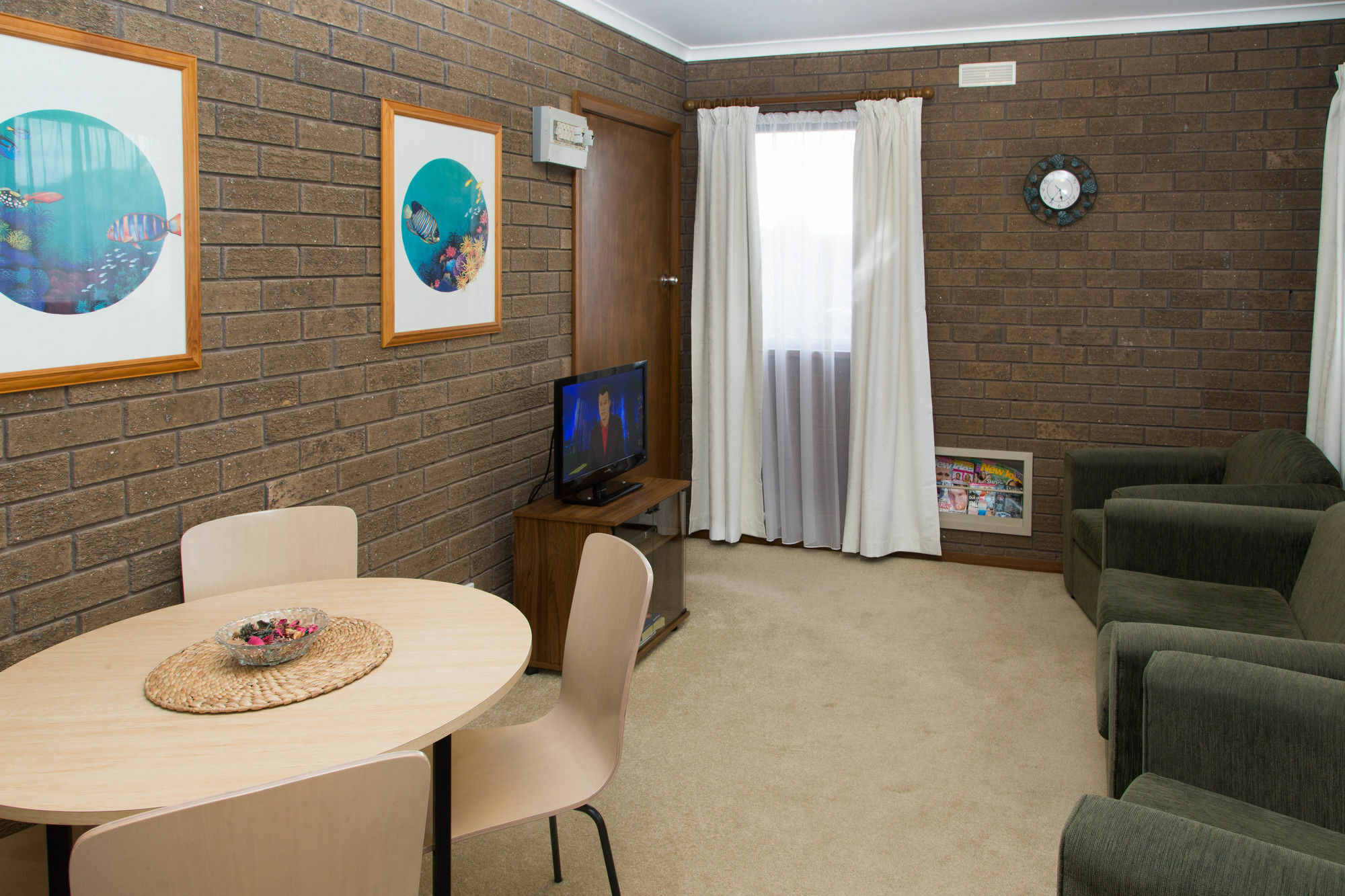 Sandpiper Holiday Apartments Лейкс-Энтранс Экстерьер фото